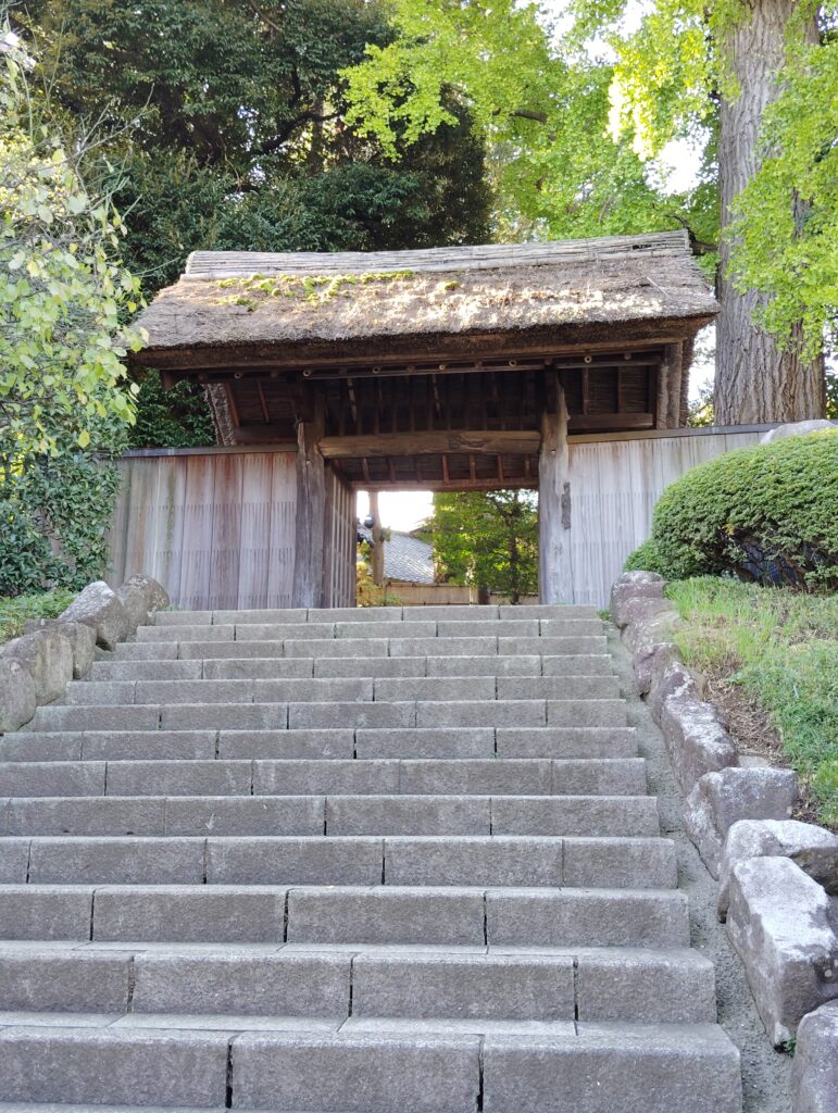 戸定が丘歴史公園　茅葺門