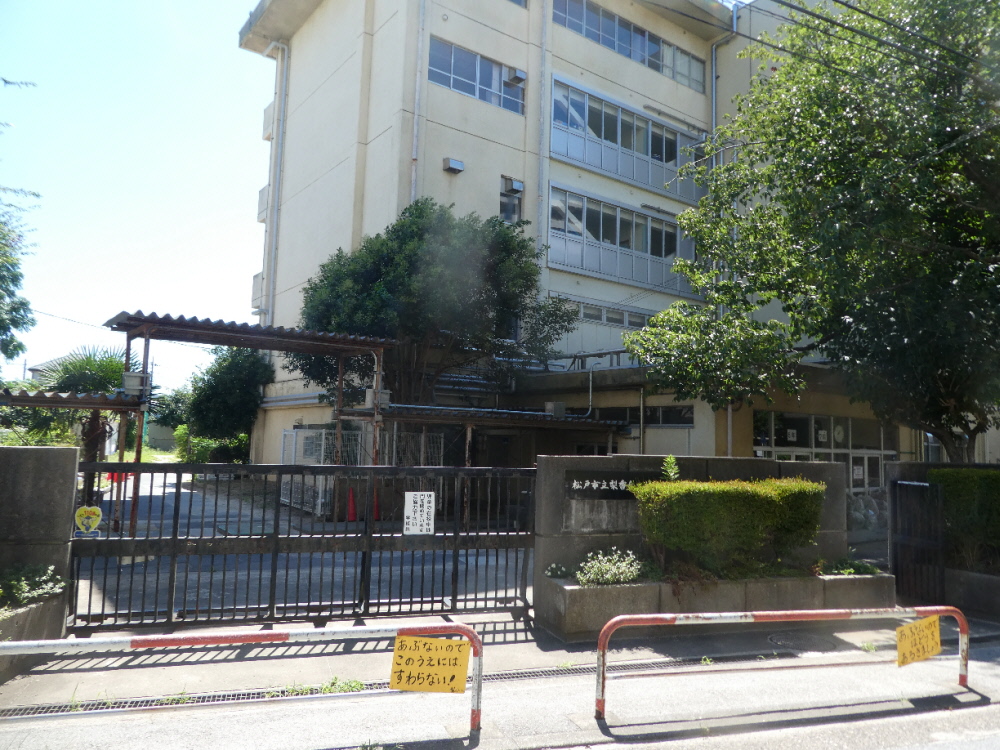 松戸市立梨香台小学校