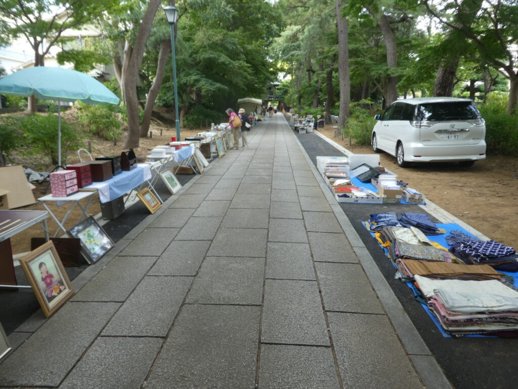 昨日の東漸寺アンティーク市と手作り市の模様