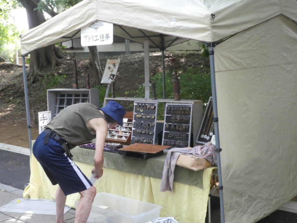 昨日の東漸寺アンティーク市と手作り市の模様