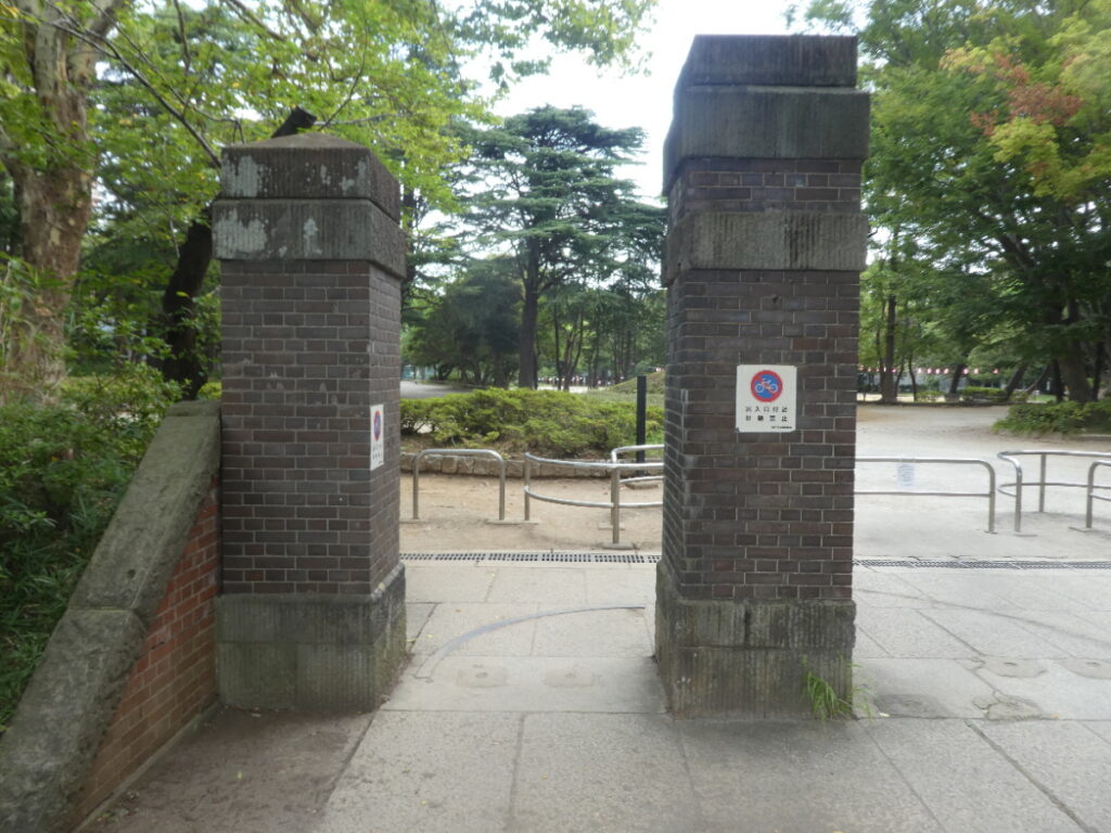 松戸中央公園正門門柱(旧陸軍工兵学校正門門柱)