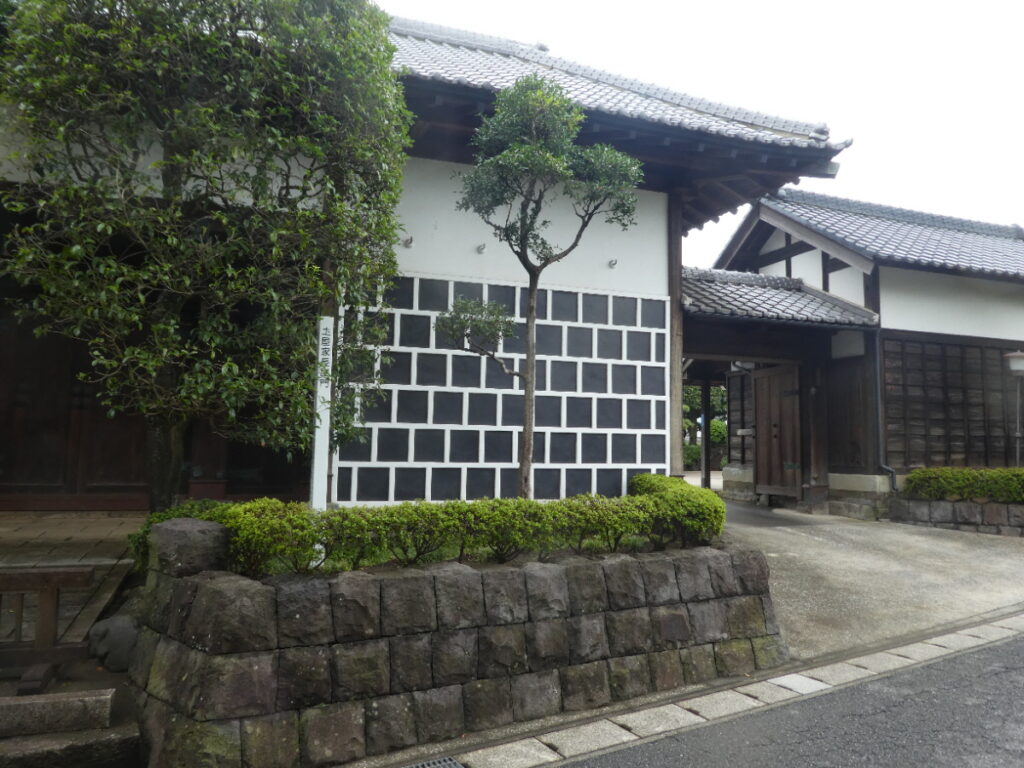 土屋家長屋門（松戸市千駄堀）