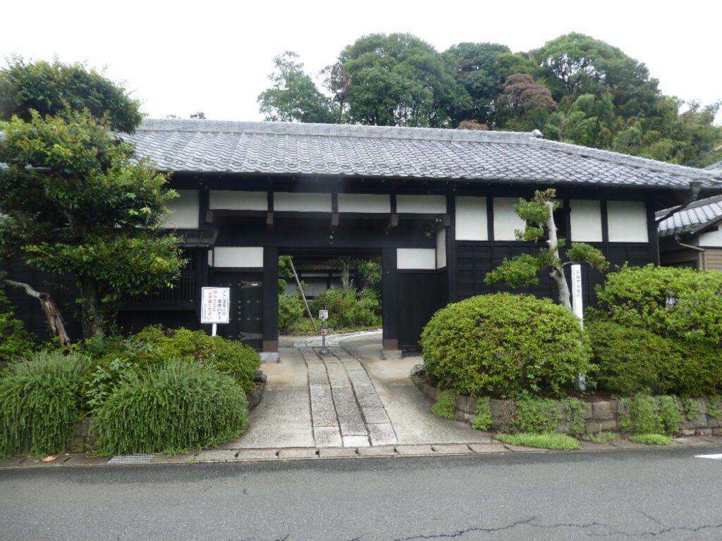 安蒜家長屋門（松戸市千駄堀）