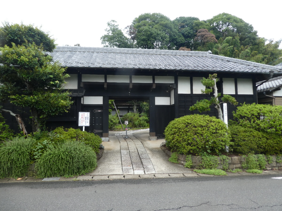 安蒜家長屋門（松戸市千駄堀）