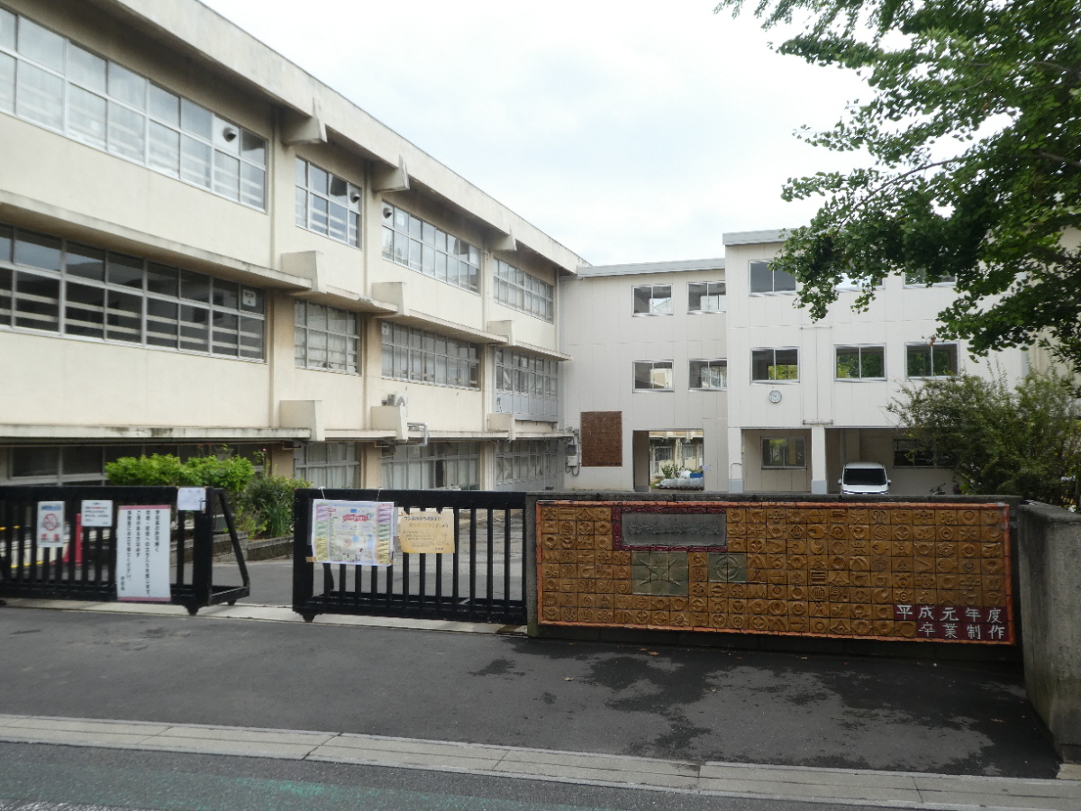 松戸市立上本郷小学校（松戸市上本郷）