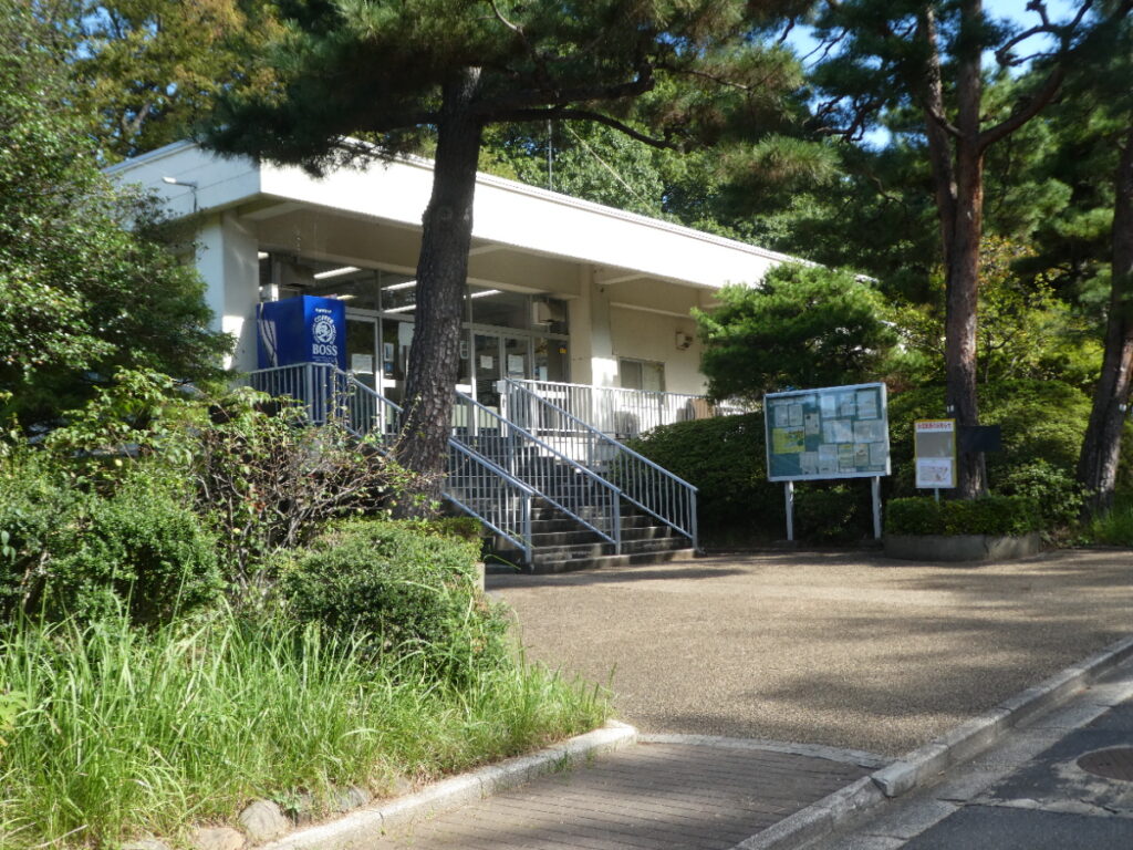 八柱霊園 管理事務所