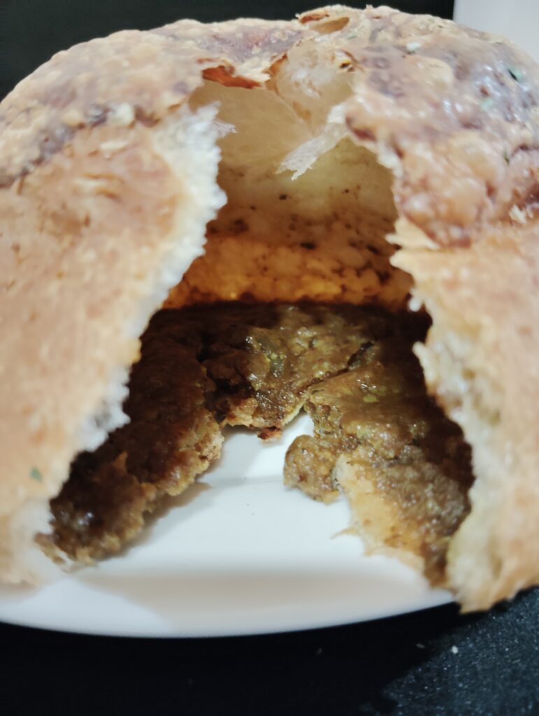 Merci life organics(メルシーライフオーガニックス)牛すじ入りメルシーチーズカレーパン