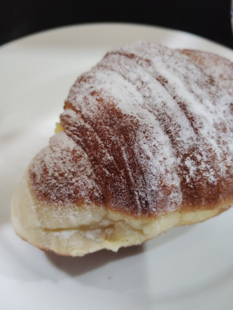 Merci life organics(メルシーライフオーガニックス)もちもちカスタードクリームクロワッサンドーナッツ