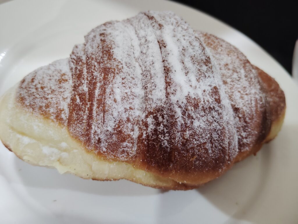 Merci life organics(メルシーライフオーガニックス)もちもちカスタードクリームクロワッサンドーナッツ