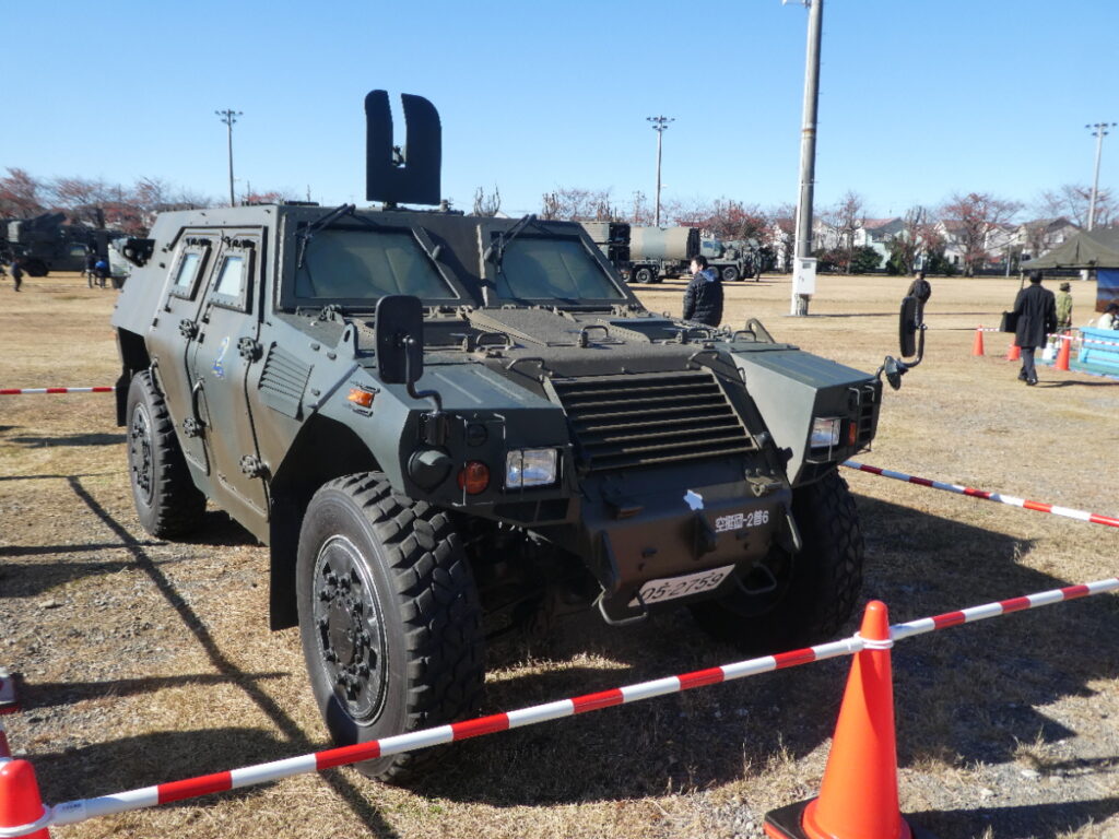 軽装甲機動車（ＬＡＶ）