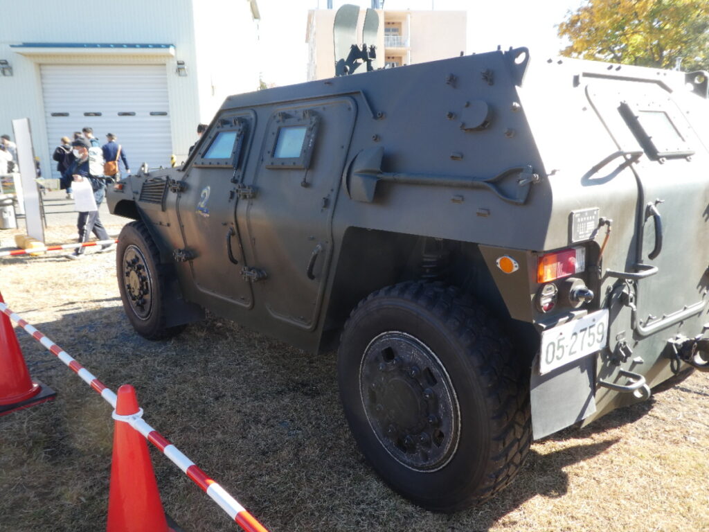 軽装甲機動車（ＬＡＶ）
