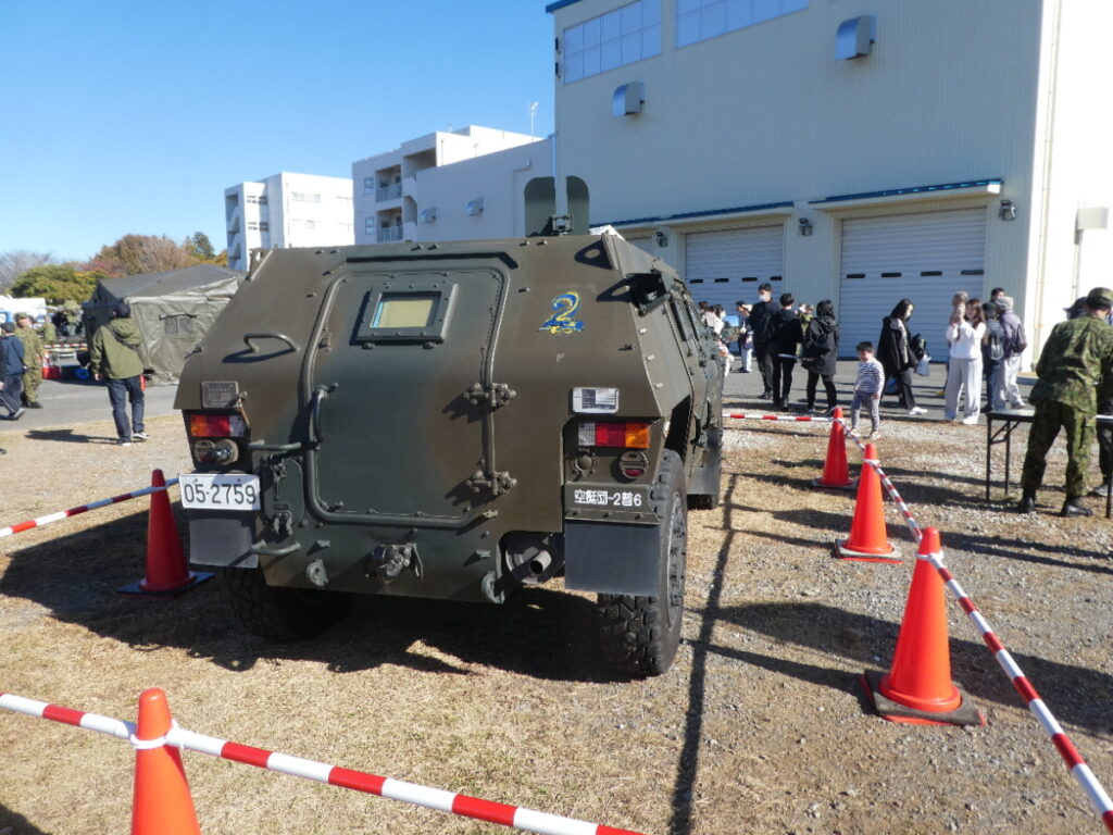 軽装甲機動車（ＬＡＶ）