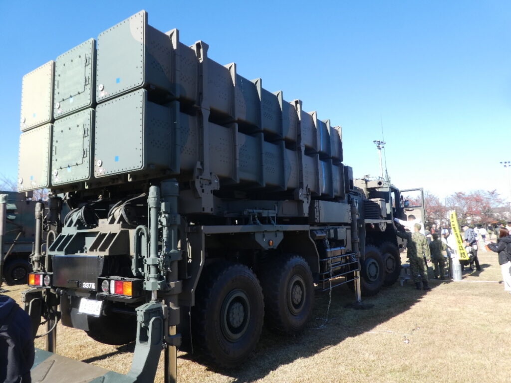 ０３式中距離地対空誘導弾（ＬＡＵ）