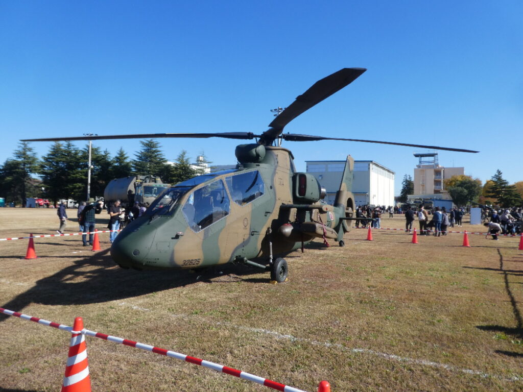 観測ヘリコプター（ＯＨ－１）