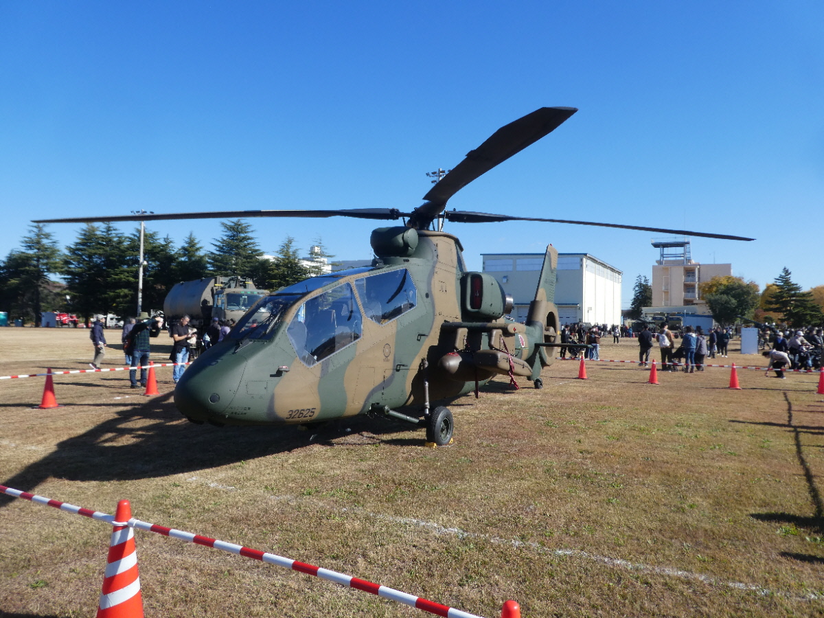 観測ヘリコプター（ＯＨ－１）