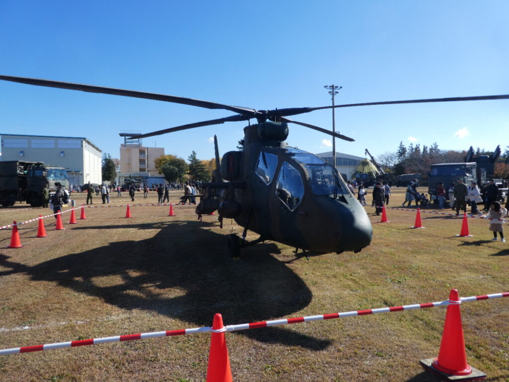 観測ヘリコプター（ＯＨ－１）
