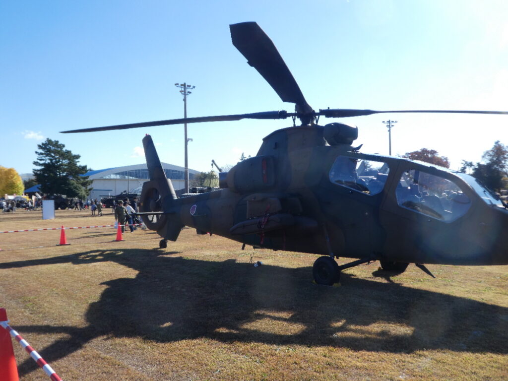 観測ヘリコプター（ＯＨ－１）