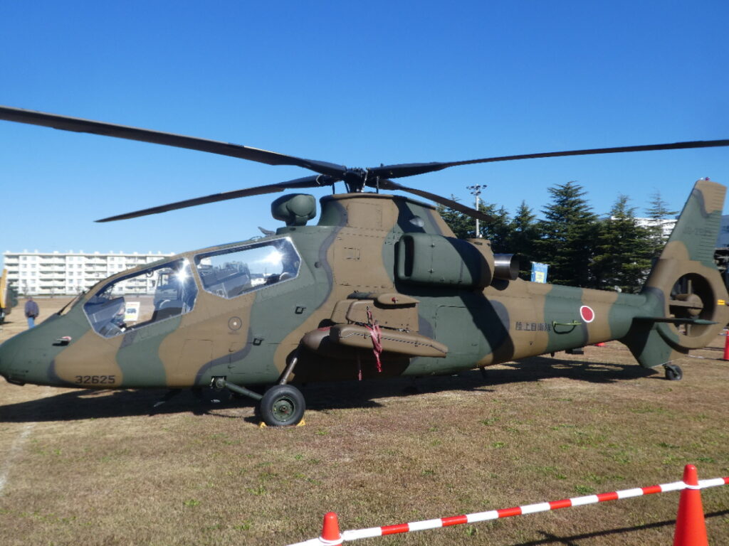 観測ヘリコプター（ＯＨ－１）