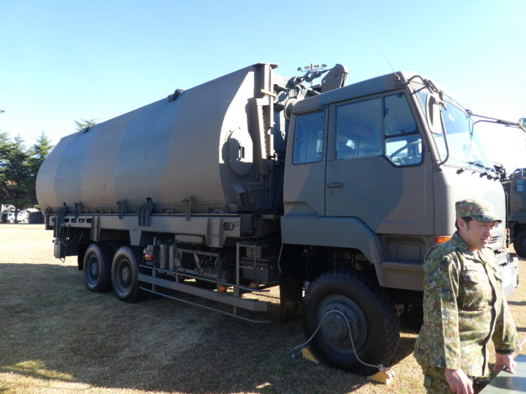 ９２式浮橋 【橋節運搬車】