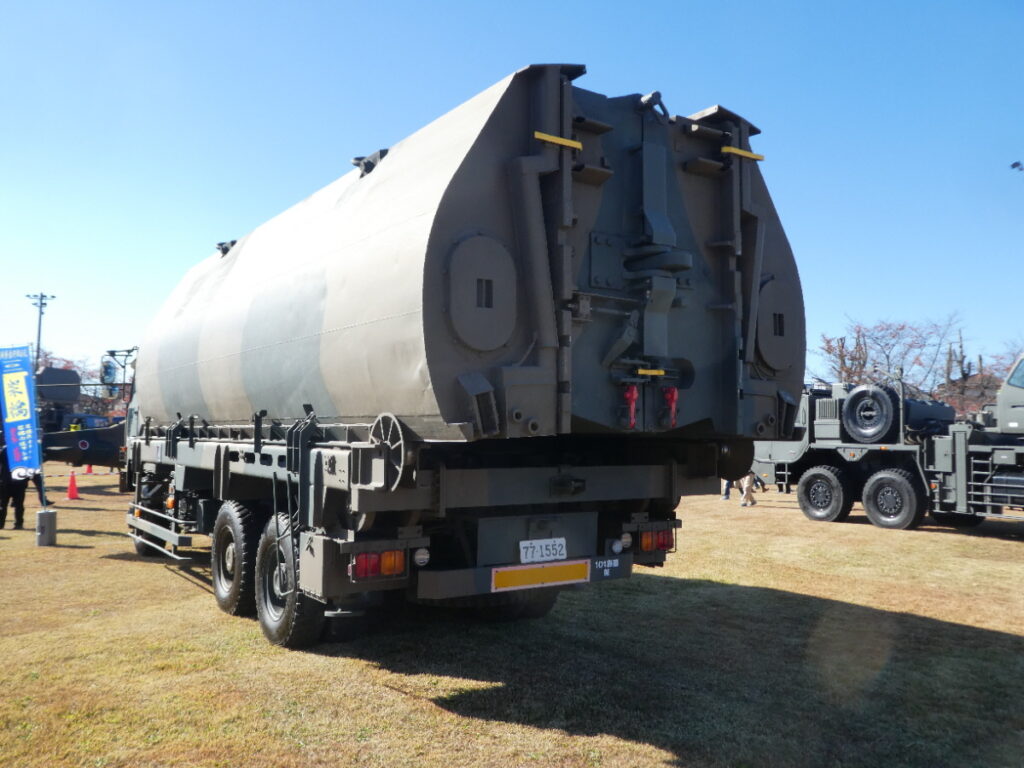 ９２式浮橋 【橋節運搬車】