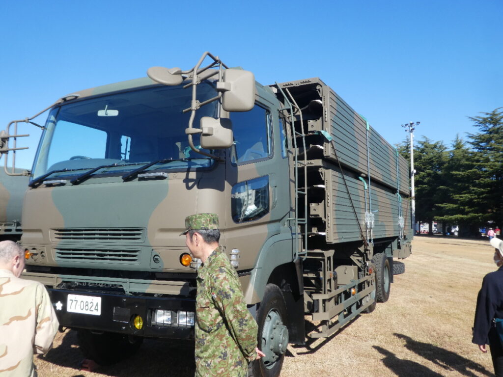 ０７式機動支援橋 【橋節運搬車】