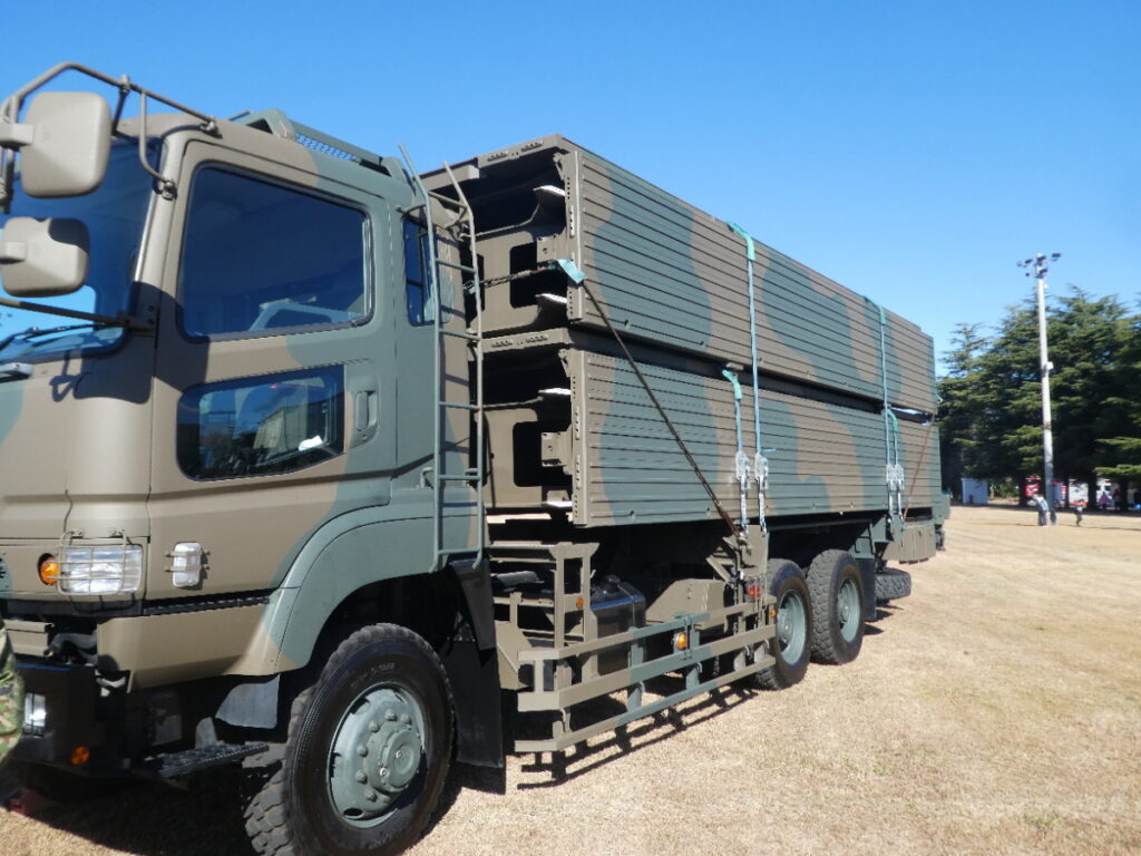０７式機動支援橋 【橋節運搬車】
