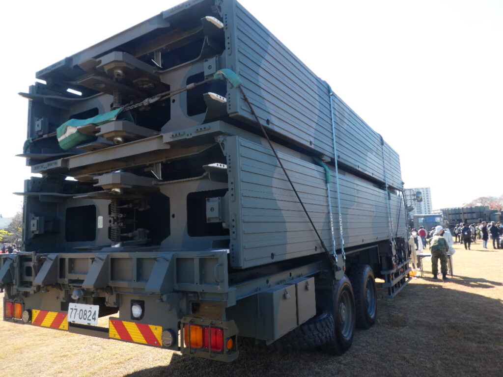 ０７式機動支援橋 【橋節運搬車】